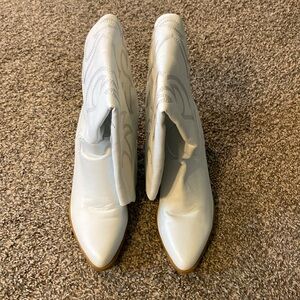 Women’s embroidered white cowboy boots ouepiano brand size 8